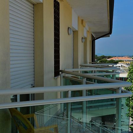 Hotel Bamar Pinarella Kültér fotó