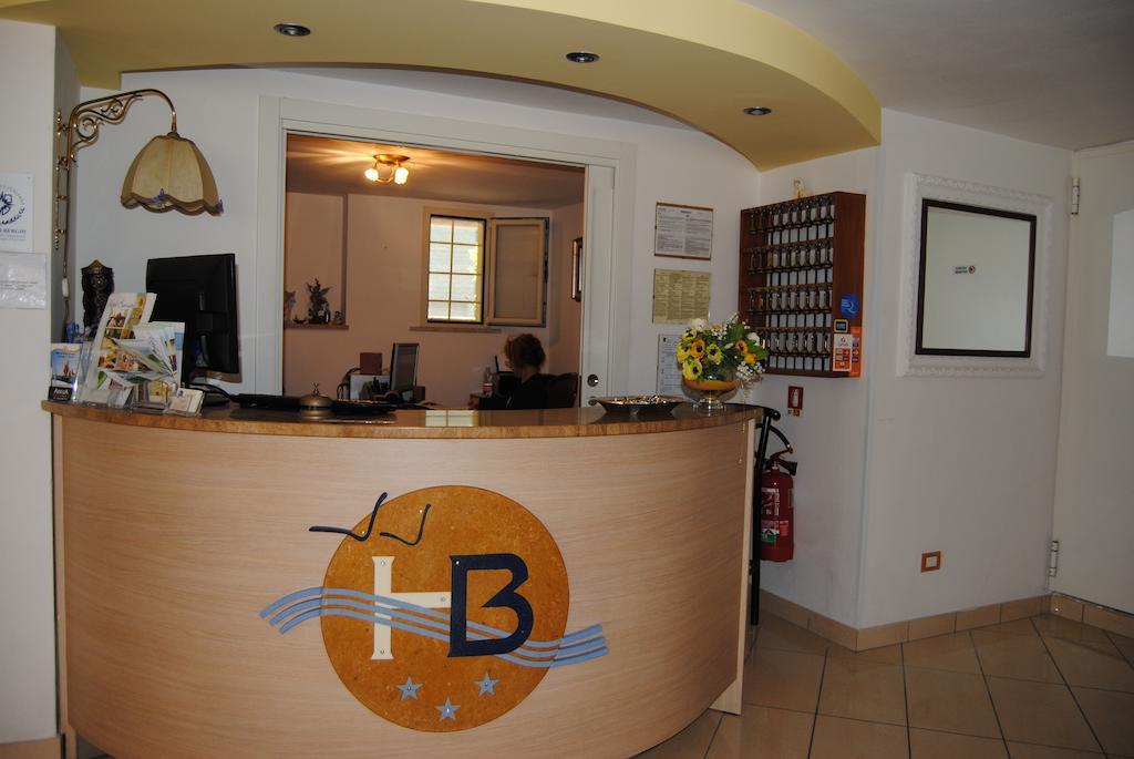 Hotel Bamar Pinarella Kültér fotó
