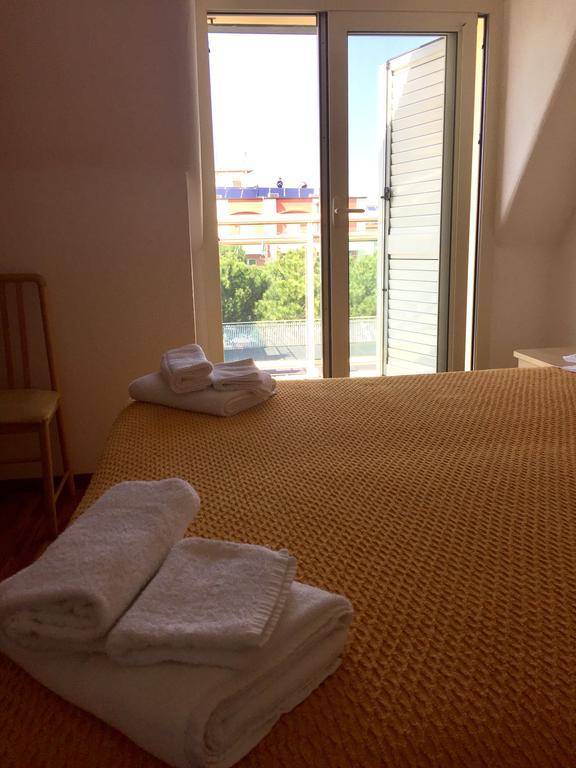 Hotel Bamar Pinarella Kültér fotó