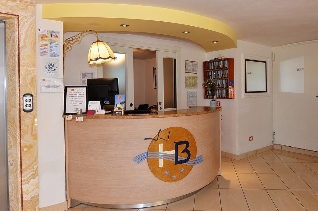 Hotel Bamar Pinarella Kültér fotó