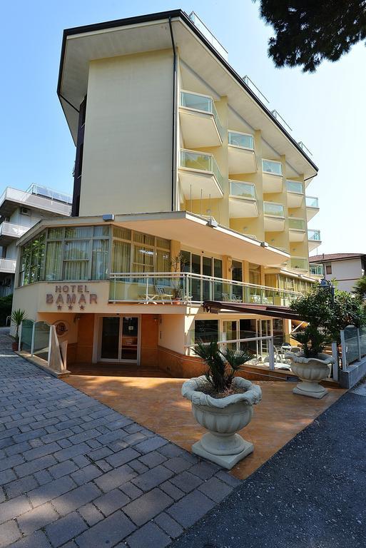 Hotel Bamar Pinarella Kültér fotó
