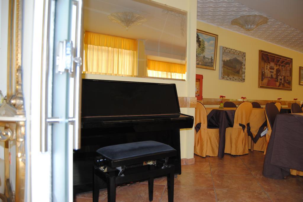 Hotel Bamar Pinarella Kültér fotó